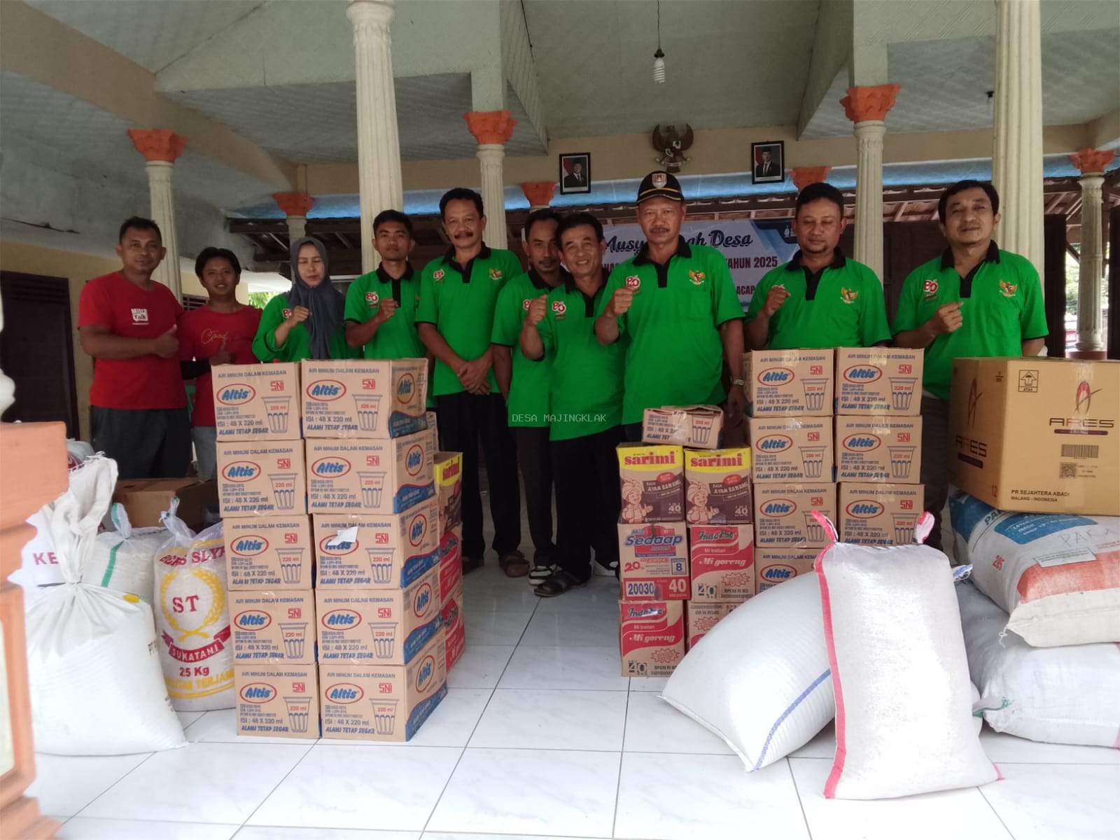 PENYALURAN DONASI DESA MAJINGKLAK KECAMATAN WANAREJA 